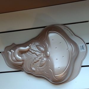 NWT Nordic Ware Grinch Cake Pan | Williams Sonoma Exclusive